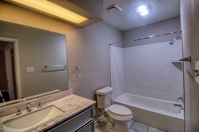 Building Photo - 6393 S Briar Bayou Dr