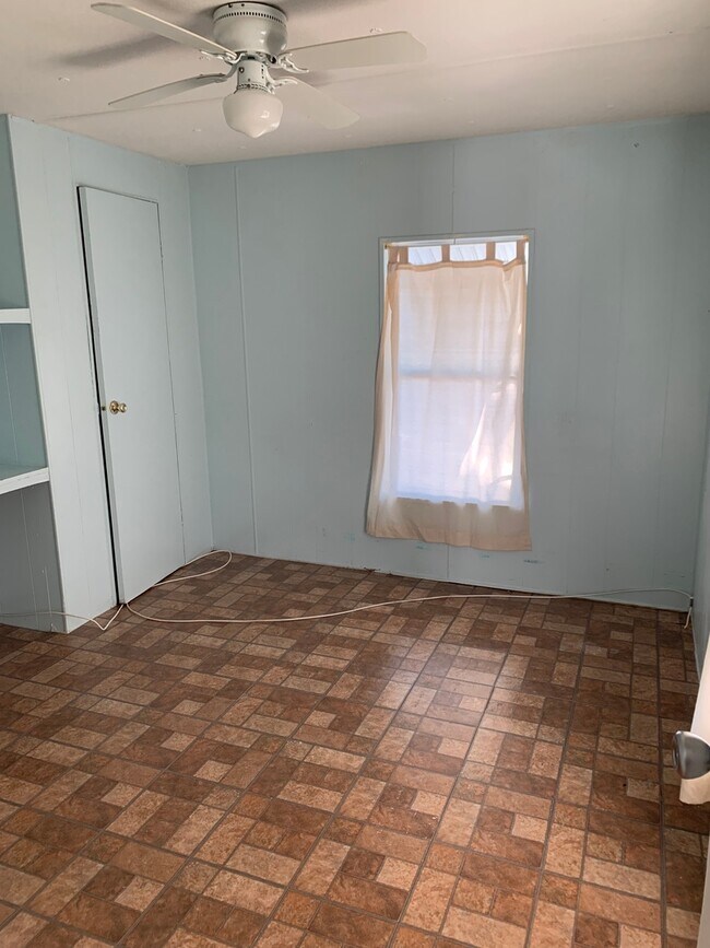 Foto del edificio - 2 bedroom 1 bathroom on Canal Atlantic side