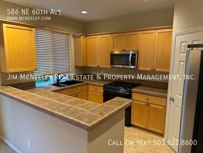 Foto del edificio - 586 NE 60th Ave