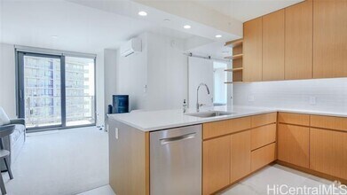 Building Photo - 1388 Kapiolani Blvd