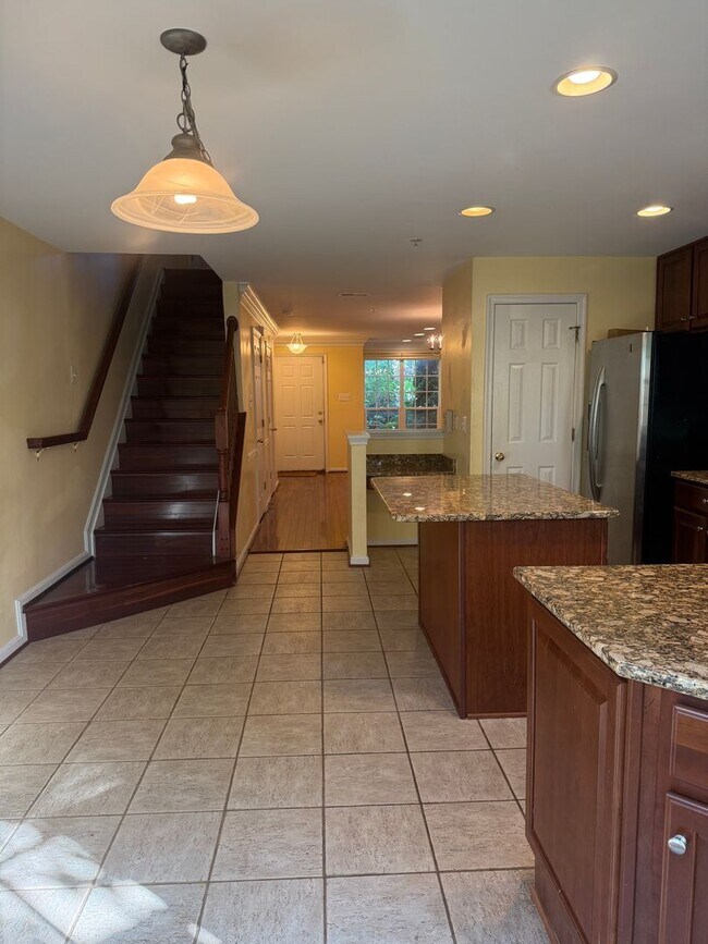 Foto del edificio - Updated Townhouse in Ballenger Creek