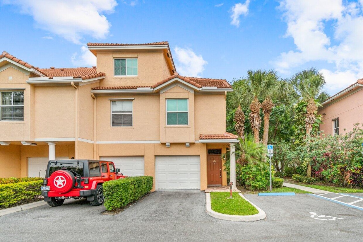 Primary Photo - 2030 Alta Meadows Ln