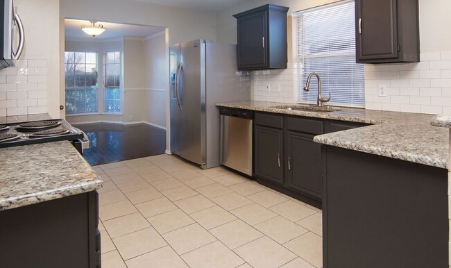 Building Photo - 1049 Highland Station Dr