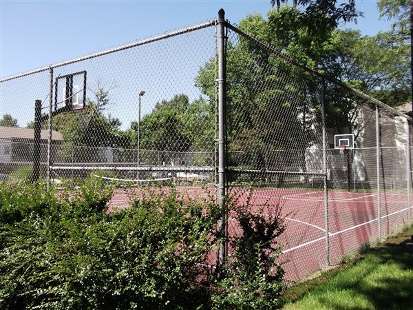 Foto del edificio - 5220 Hedgewood Dr