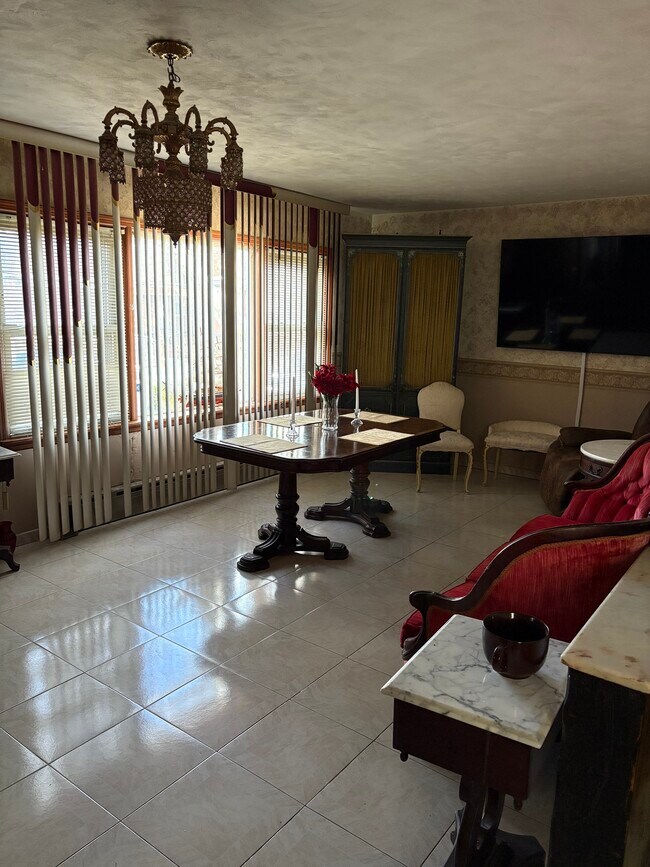 Sala de estar - 752 E 88th St