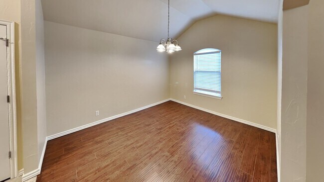 Foto del edificio - 3 Bedroom Home in Edmond