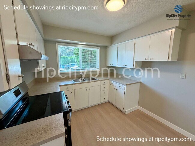 Building Photo - 21723 SE Alder Dr