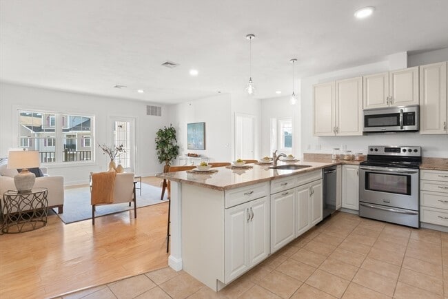 Building Photo - 360 Andover St