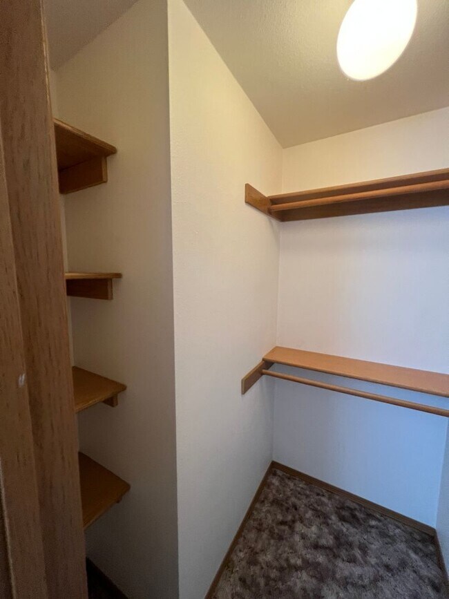 Foto del edificio - 1362 Brown St