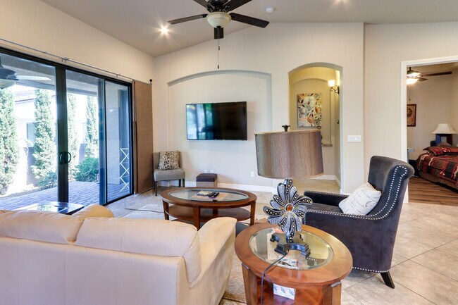 Foto del edificio - 2514 N Snead Dr