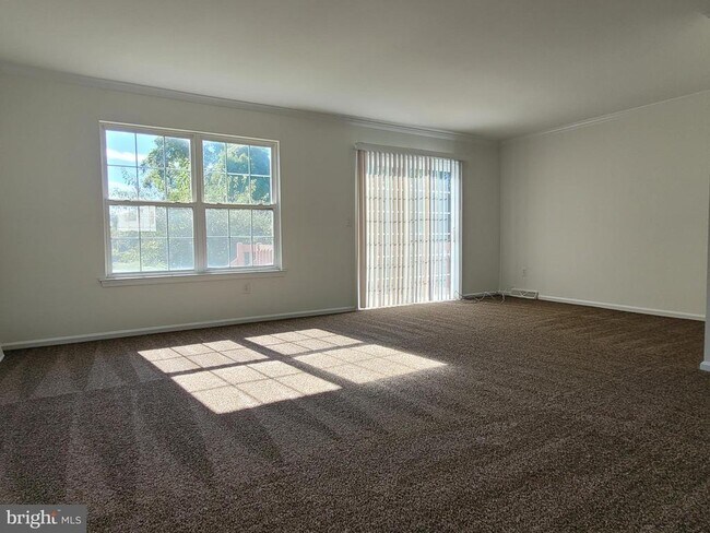 Building Photo - 50 Starboard Ct