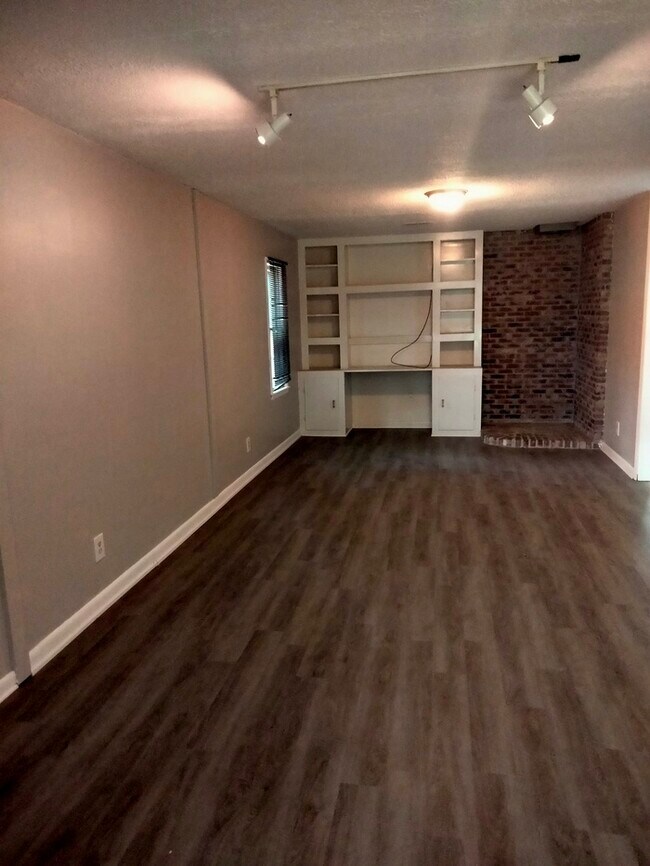 Newly Renovated Three Bedroom 1.5 Bath Hom... House Rental in Decatur