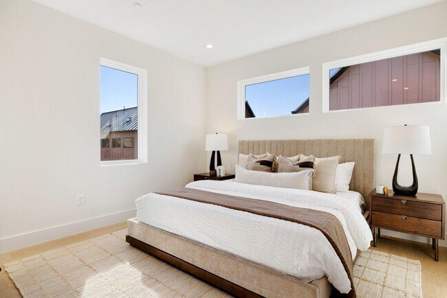 Foto del edificio - 732 Springdale Rd