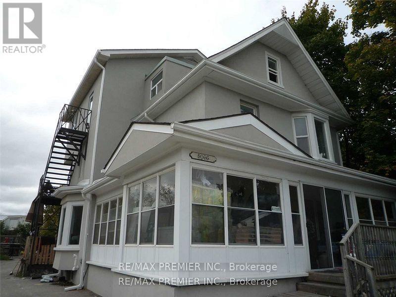 Photo principale - 8066 Kipling Ave
