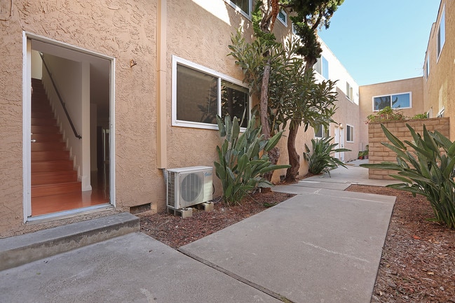 Building Photo - 1133 22nd St