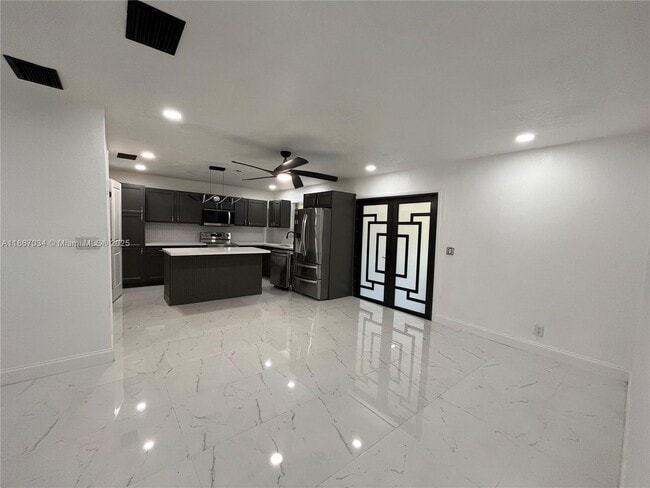 Foto del edificio - 4661 NW 4th St