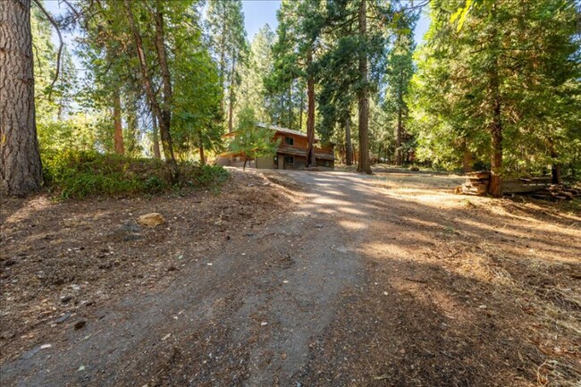 Foto del edificio - 5401 Shangrala Ln