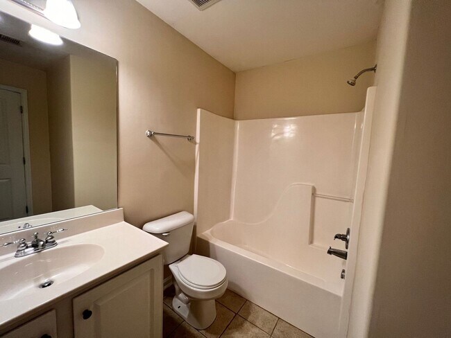 Foto del edificio - 4 Bedroom House in The Retreat  1/2 OFF SE...