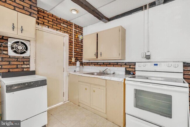 Foto del edificio - 522 Monmouth St