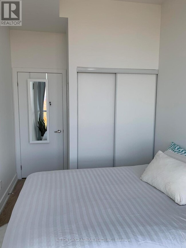 Building Photo - 150 Fairview Mall Dr