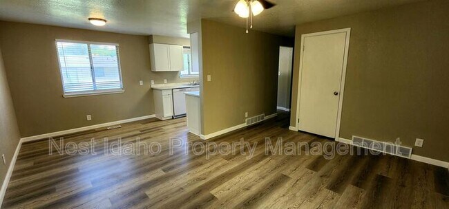 Building Photo - 10410 W Landmark Ct