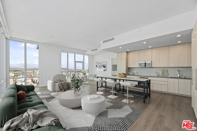 Building Photo - 230 W Olympic Blvd