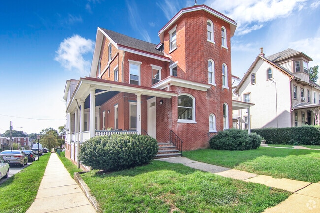 Building Photo - 400 N Church St