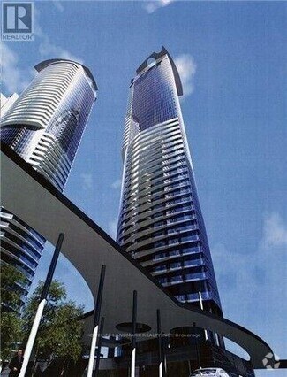 Building Photo - 14-5514 York St