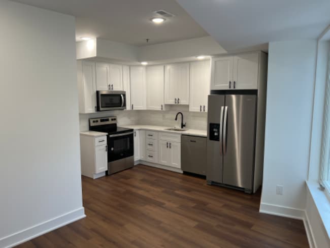 Building Photo - 2556 Frankford Ave