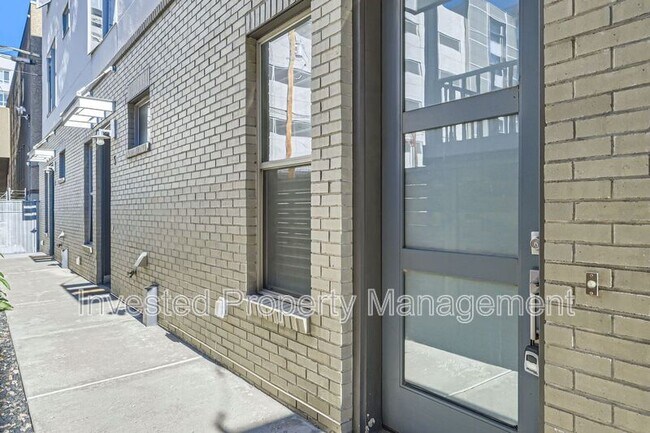 Foto del edificio - 1323 Elati St