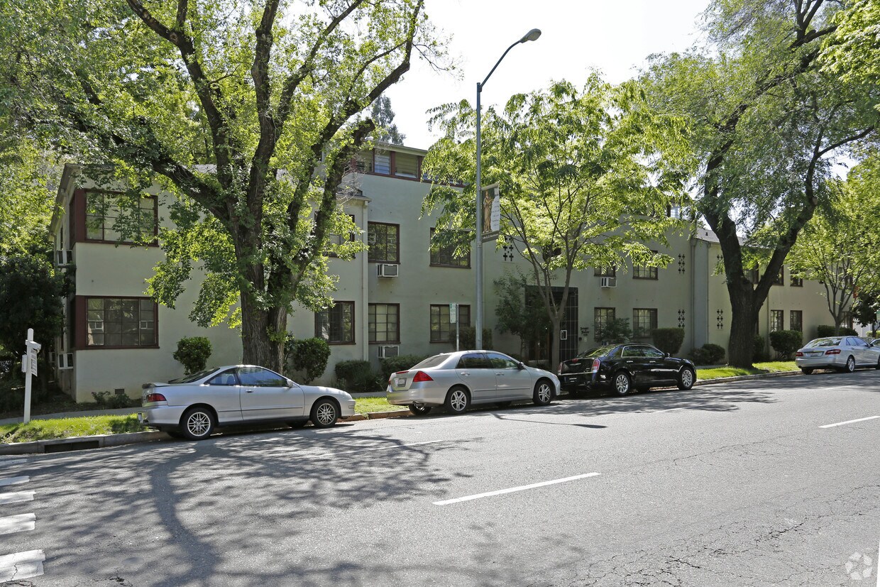 Primary Photo - Dauger Manor
