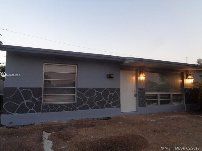Building Photo - 2871 NW 18th Ct