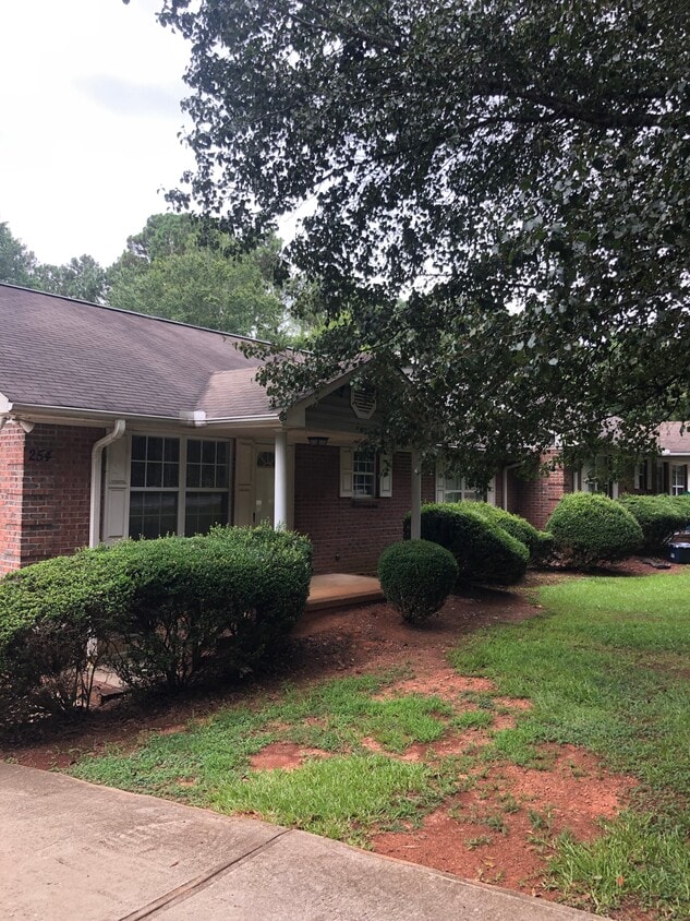 Foto principal - 254 Sloans Grove Rd