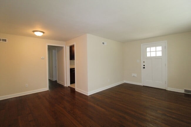 Building Photo - 2702 Howell Terrace