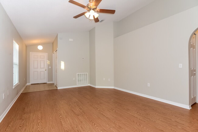 Foto del edificio - 17036 Lixberry Way