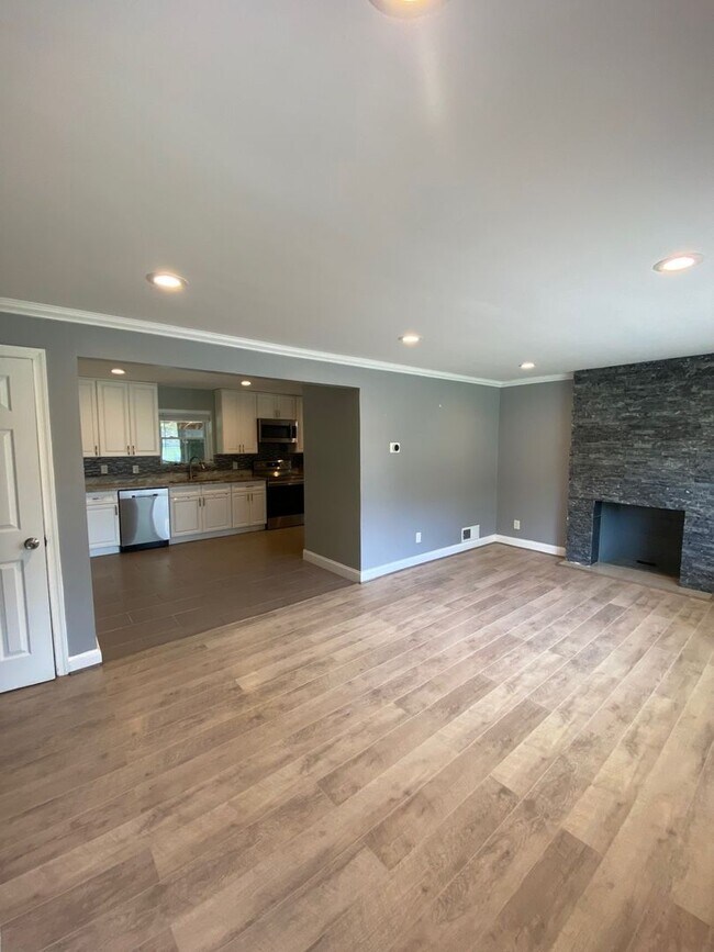 Building Photo - Charming Ranch-Style Home with Finished Ba...