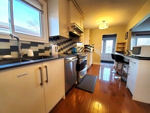 Building Photo - 301 Thrace Av