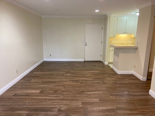 Building Photo - Resort Style Living Large One Bedroom, One...