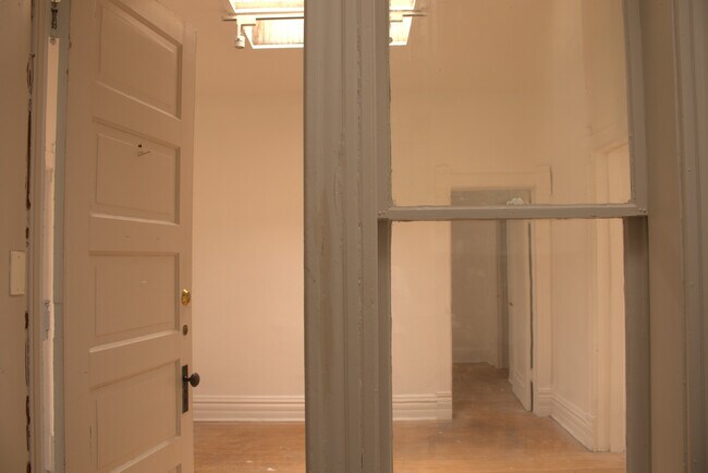 Building Photo - 348 Park Ave