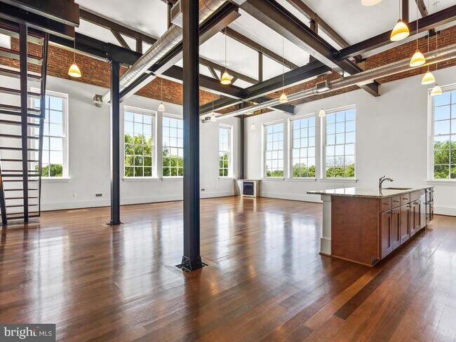 Foto del edificio - 1315 Independence Ave SE