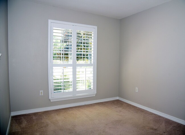 Building Photo - Updated Home in Bluewater Bay!