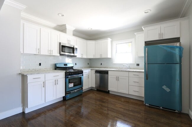 Building Photo - 43 Derby St