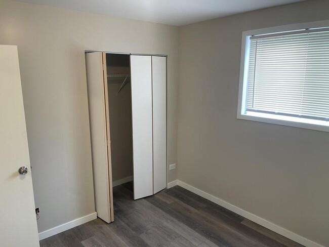 Building Photo - 108 N McAree #BD