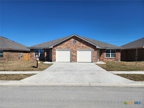 Building Photo - 543 Lost Trl