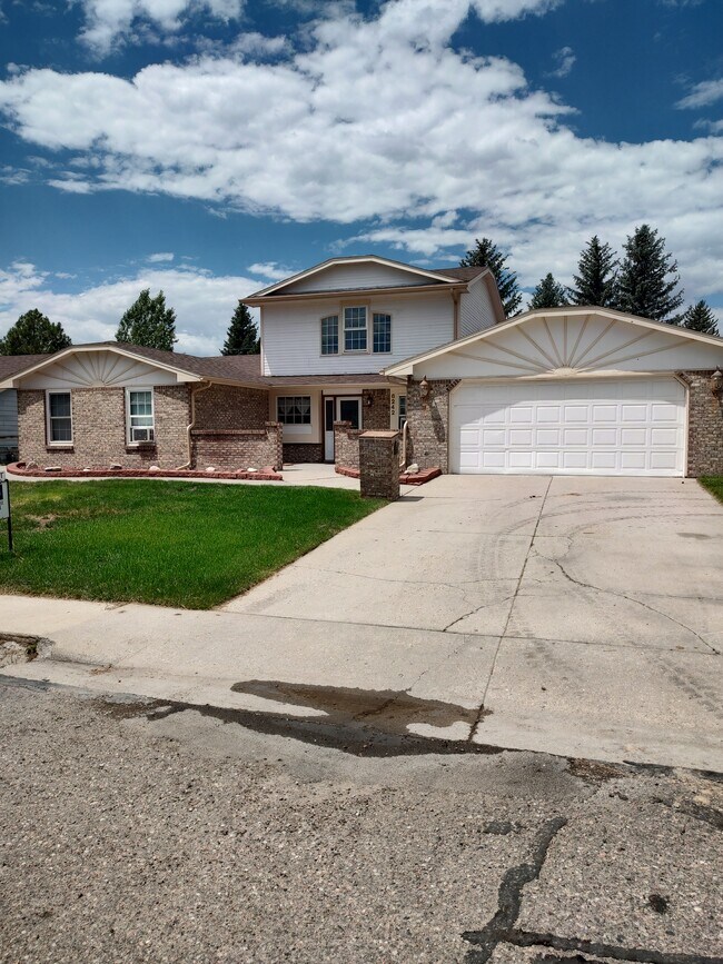 Building Photo - 6242 Pawnee Ave