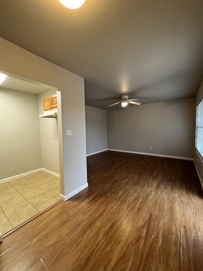 Foto del edificio - 410 NW 36th St