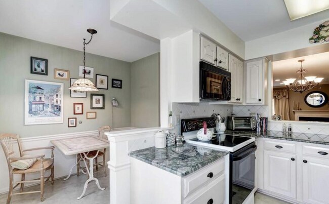 Foto del edificio - 7733 Marshall Heights Ct