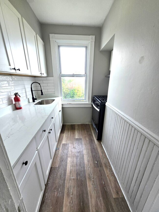 Foto del edificio - 457 Admiral St