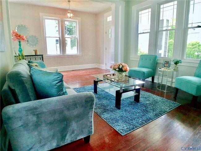 Building Photo - Beautifully renovated 2-story home with ensuite near Brookland Park Blvd