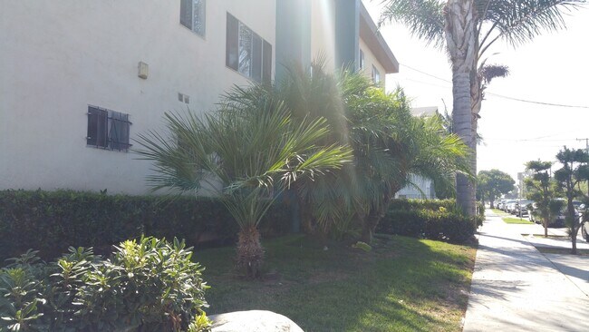 Interior Photo - 129th St